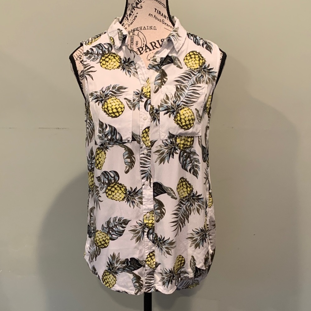 Ardene Women’s Small White Sleeveless Button Up Shirt Tropical Pineapple Print